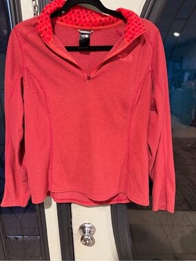 The North Face Women’s Coral Pink 1/4 Zip Fleece Pullover